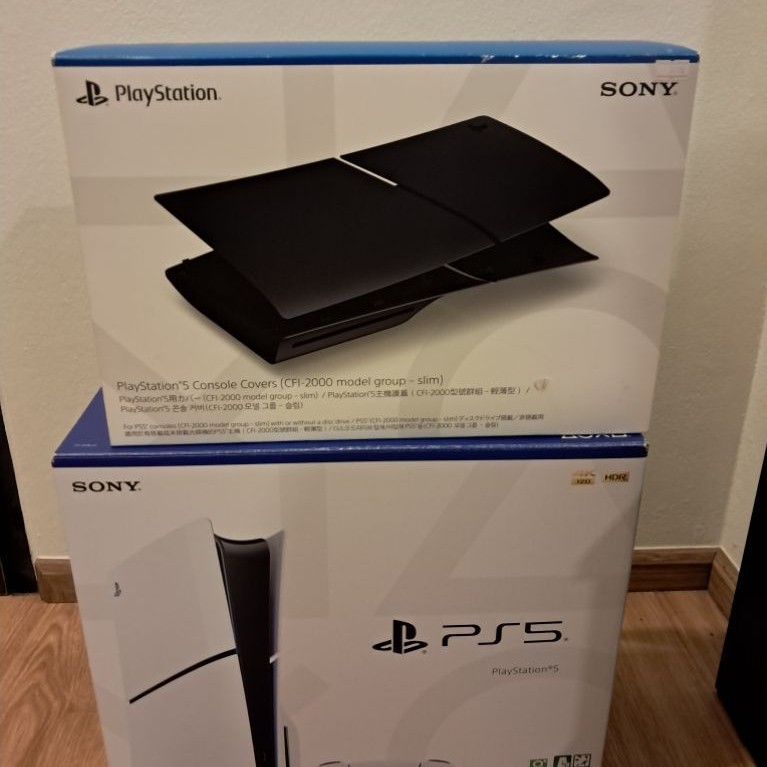 PS5 Slim Disc Edition 1TB มือสอง สภาพดีมาก + Black Faceplates + กล่องครบ + แถมขาตั้งฟรี