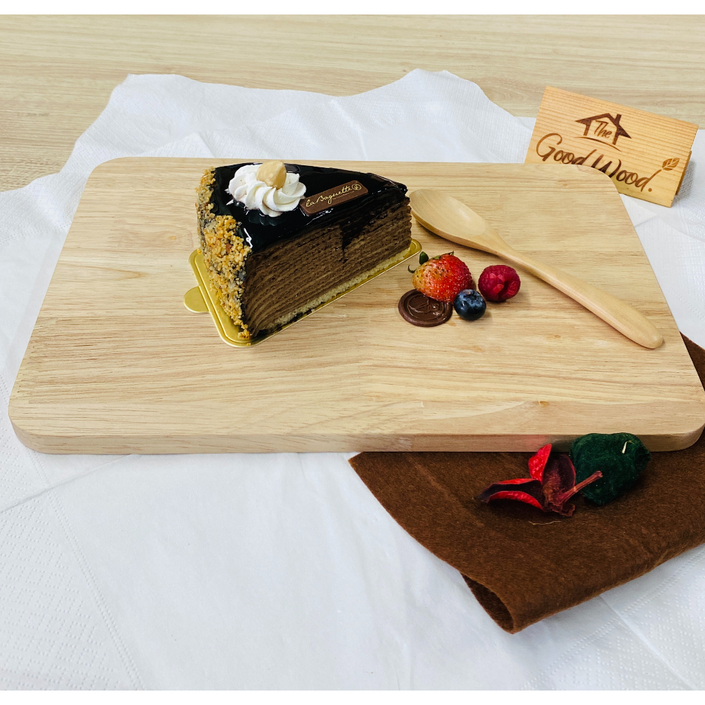 จานไม้จริง ผลิตจากไม้พาราธรรมชาติ 100% ใช้สำหรับวางอาหาร หรือเสิร์ฟอาหาร ตกแต่งห้องครัว ลายสวยงาม