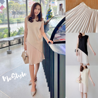 french pleat set  เพียง 750.- ได้ไปทั้งเซตเลยค่ะ เสื้อไหมพรมเนื้อนุ่มเบาสบายแต่ไม่บาง มากับกระโปรงอัดพลีทเนื้อสวยพริ้ว