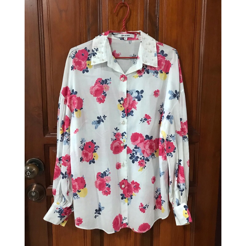 เสื้อผ้าแขนยาว คอปก ลายดอกไม้ ผู้หญิง แบรนด์ Cps