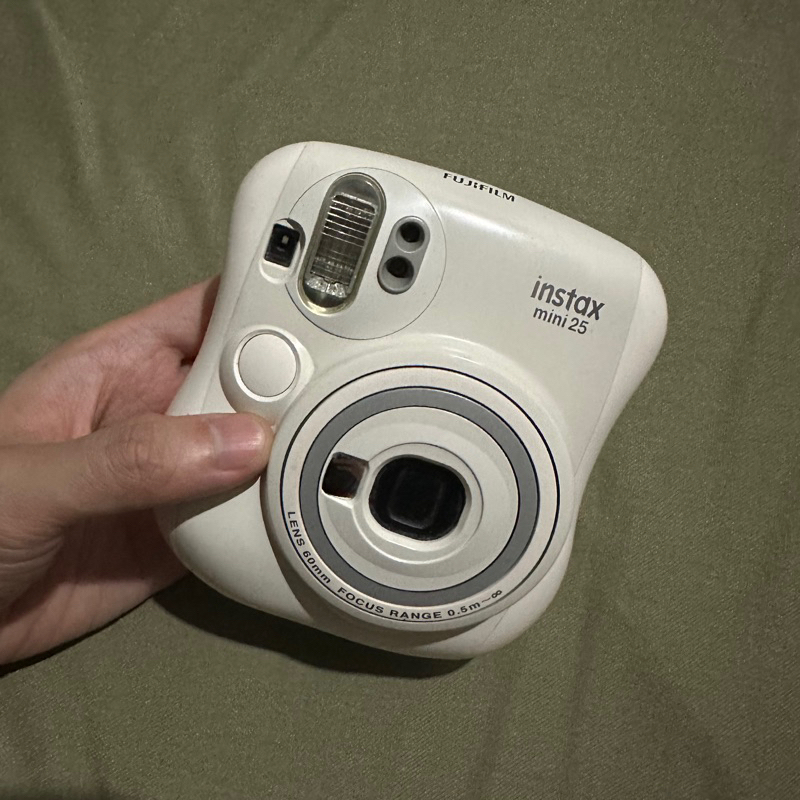 (ไม่มีตัวกล่อง) กล้องโพลารอยด์ Fuji instax mini25 *มือสอง*