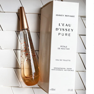 กล่องเทสเตอร์ 90ml 1,599 บาท Issey Miyake LEau DIssey Pure Petale de Nectar Eau De Toilette 90ml. เคาเตอร์ 4,500