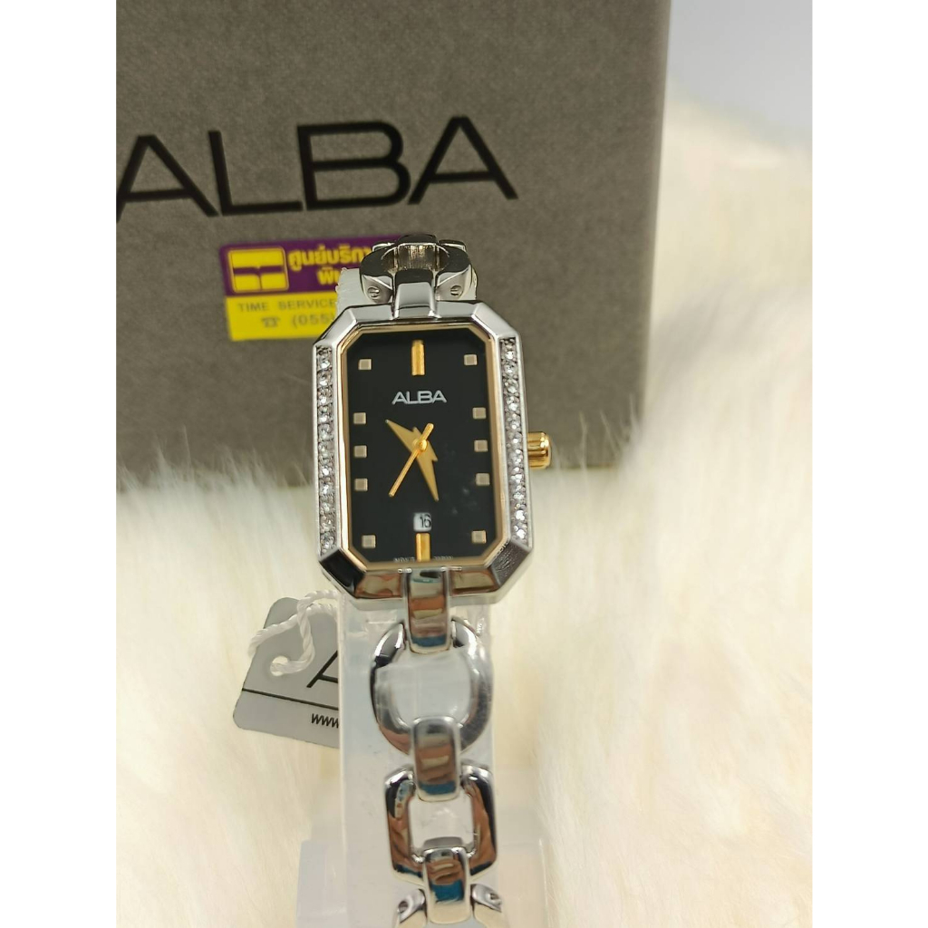 (ของแท้ ประกันศูนย์100%) นาฬิกาผู้หญิง ALBA พร้อมคริสตัลSWAROVSKI ช่องแสดงวันที่ ทรงแปดสี่เหลี่ยม