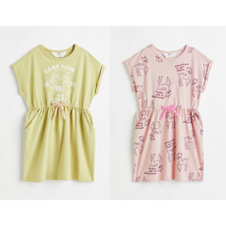 H&amp;M ชุดเดรสคอตตอนยืด เดรสเด็กผู้หญิง คอกลม แขนสั้นพับปลายแขน Cotton Jersey Dress