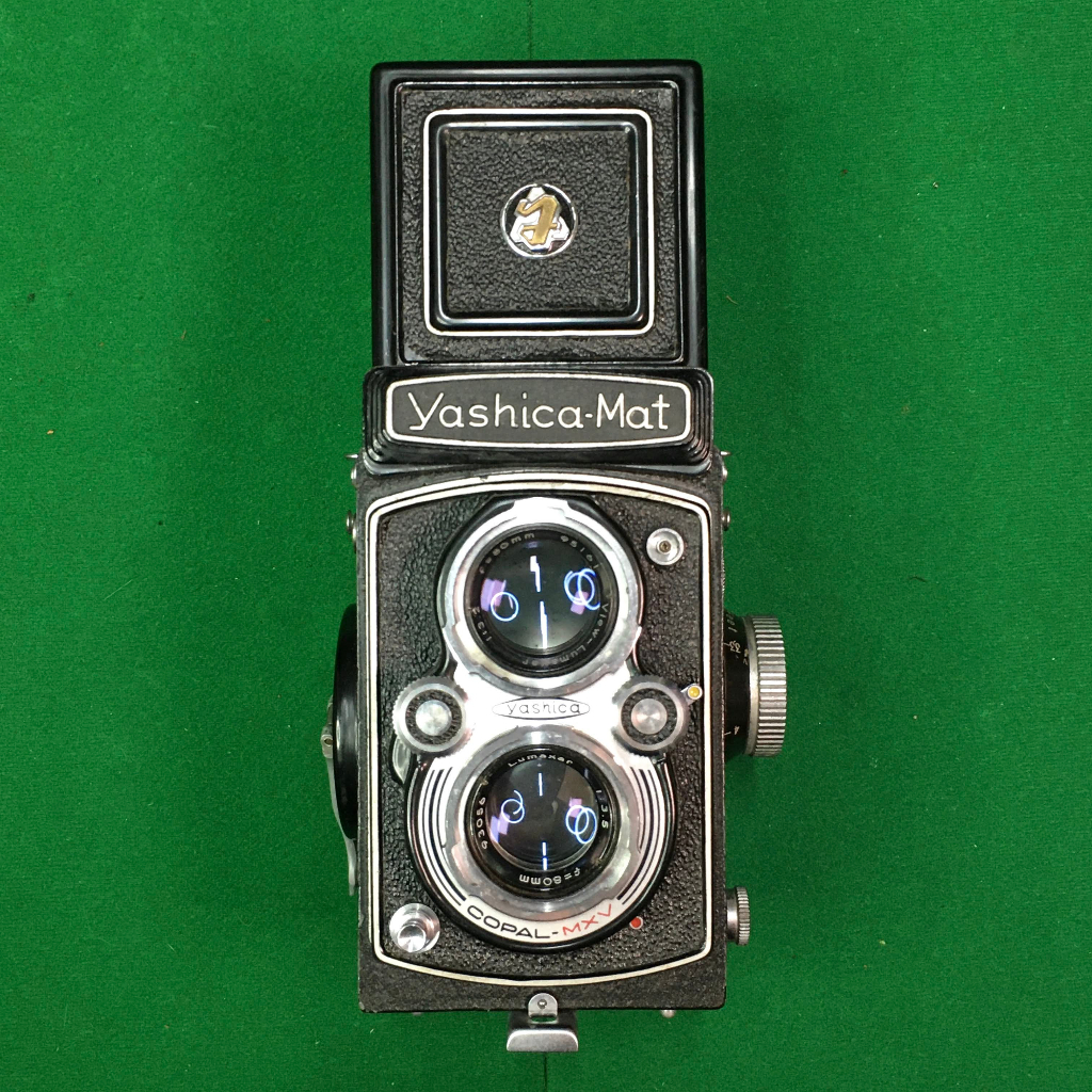 กล้องฟิล์มทวินเลนส์ Yashica-MAT กลไกก้านหมุนขึ้นฟิล์ม ปี 1957