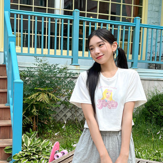 ( พรี ) Chuu x Barbie Town Shine Crop Tee