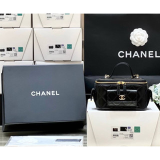 Chanel  Vanity With Chain(Ori)VIP  📌หนังอิตาลีนำเข้างานเทียบแท้ 📌size 17x10x8.5 cm.  งานสวยงาม หนังแท้คุณภาพVIP