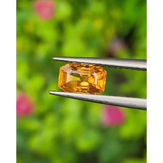 พลอย บุษราคัม Yellow Sapphire 0.98 กะรัต (Cts.)