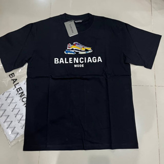 BALENCIAGA TRIPLE S SNEAKER PRINT SHORT SLEEVED T-SHIRT เสื้อยืดคอกลม แขนสั้น แบรนด์บาลองเซียก้า