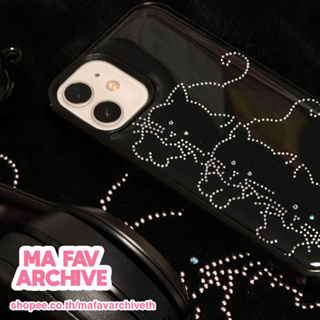 (pre-orderจากเกาหลี) mafavarchive - kitty cubic black epoxy case เคสมือถือคลุมรอบเครื่อง ขอบยางดำ