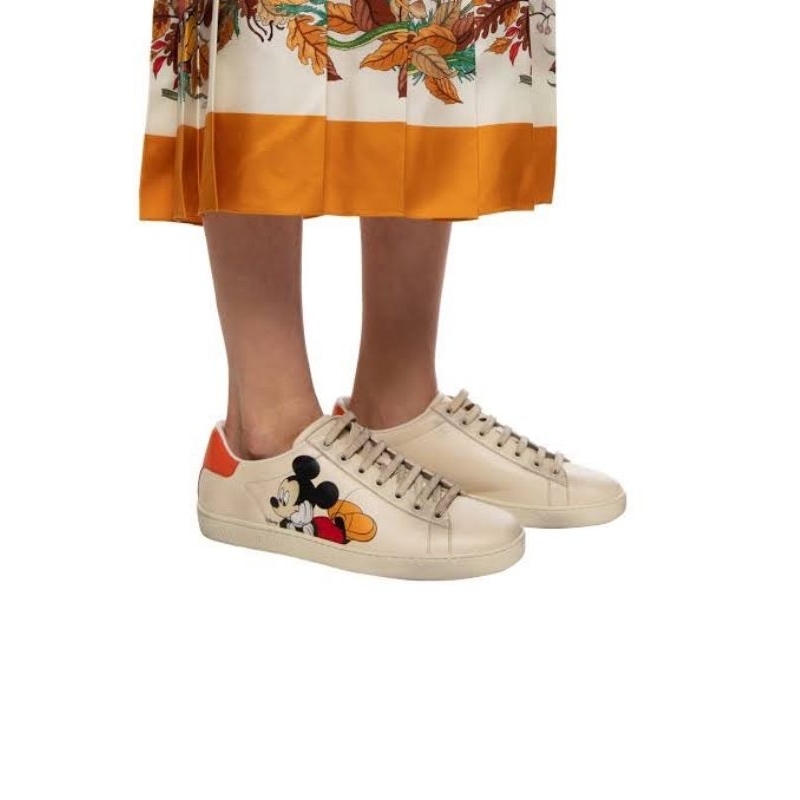 รองเท้ามือสองแท้ Gucci micky37-39 ส่งฟรี