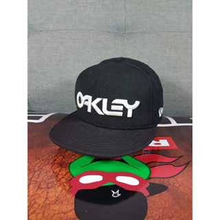 หมวก Oakley แบรนด์ New Era Fitted Size 7 3/8 (58.7cm)