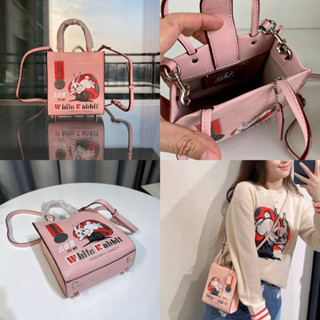 กระเป๋าทรงโฟน coach rabbit 2023 สีชมพู limited