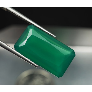 คาลซิโดนีสีเขียว (Green Chalcedony) 8 กะรัต (8714)