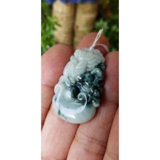 หยก พม่า แท้ Jade จี้หยก (jadeite) แกะสลักรูปม้า (ปีมะเมีย) ดิบ ไม่ผ่านการปรับปรุง (Type A) พม่า (Myanmar)