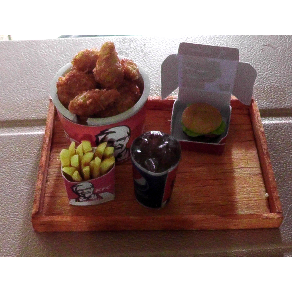 E-beauty ของจิ๋วชุุดไก่ KFC miniature KFC  set  1/12  scale  ไม่ต้อนรับการใช้ส่วนลดใดๆ