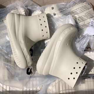 พร้อมส่ง23cm Crocs Classic Crush Rain Boot “Bone”