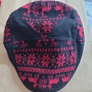 หมวกไหมพรม flat cap สีแดงดำ