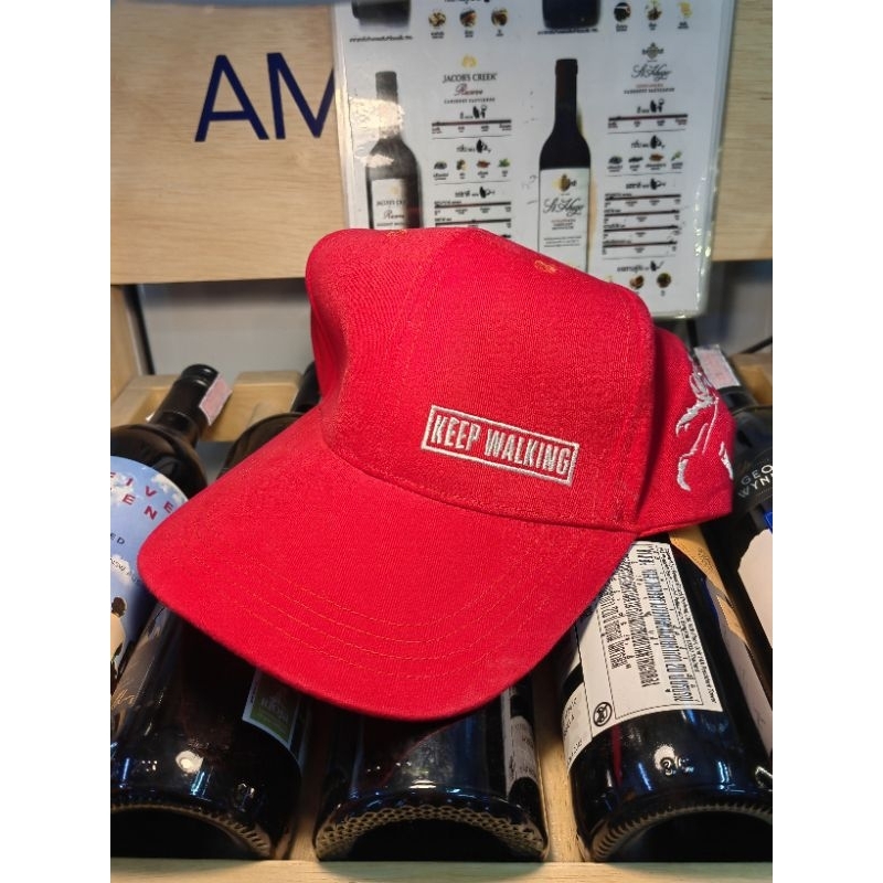 หมวกแก๊ปสีแดง johnny walker #ของพรีเมี่ยม