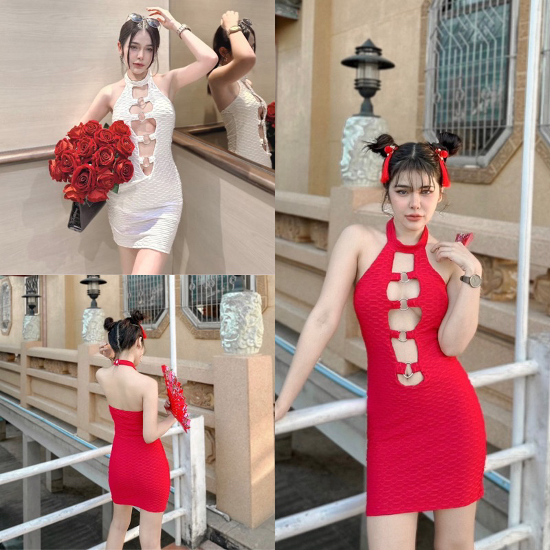 Minidress’ ดีเทลแต่งห่วงแหวกหน้าอก ทรงเข้ารูปพอดีตัว เปิดหลัง ด้านหลังติดกระดุมคอ เซ็กซี่มากแม่