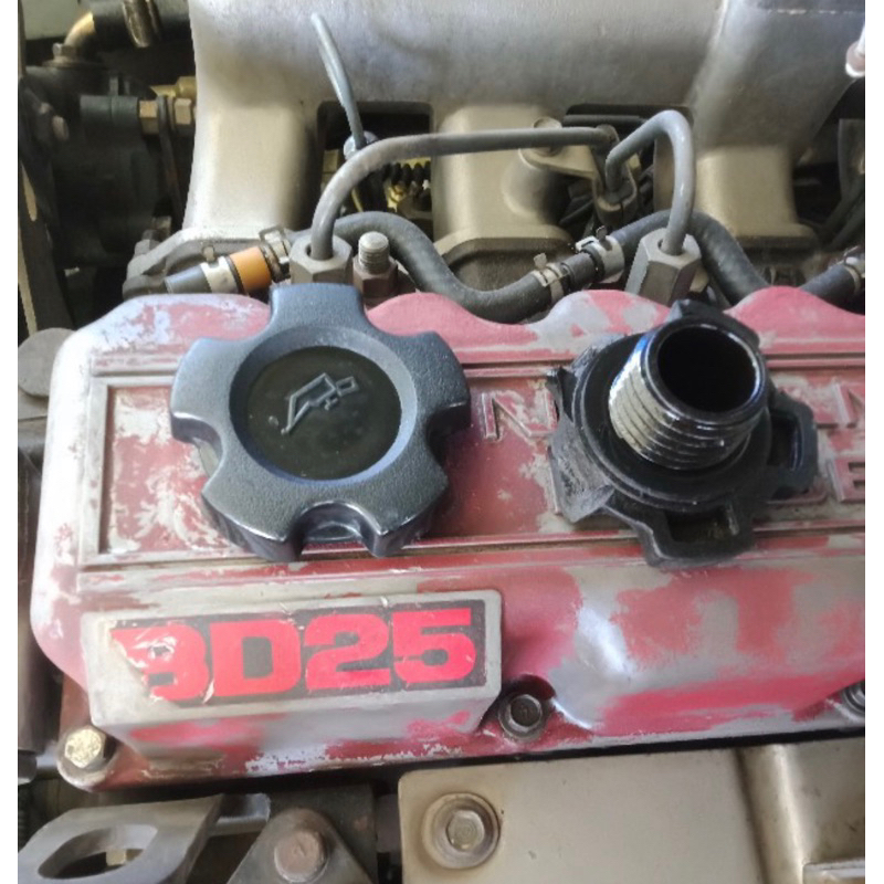 ฝาปิดน้ำมันเครื่อง แบบเกลียว  สำหรับ NISSAN  - BIG-M89-98 D21 BD25, BDI - FRONTIER98-01 D22 TD27, ZD30 URVAN