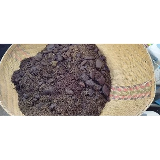 กากชา+กากกาแฟอาราบิก้าแท้ 1000 กรัมสำหรับใส่ต้นไม้ทุกชนิด ตากแห้ง มีธาตุอาหาร (NPK ไนโตเจน ฟอสฟอรัส โพแทสเซียม)