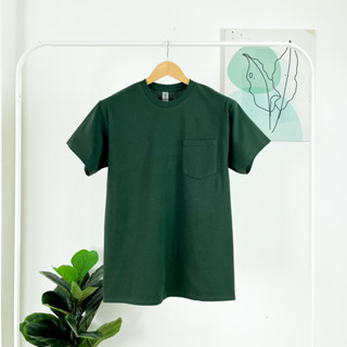 เสื้อยืดมีกระเป๋าหน้า สีเขียวฟอลเรส Gildan Ultra Pocket