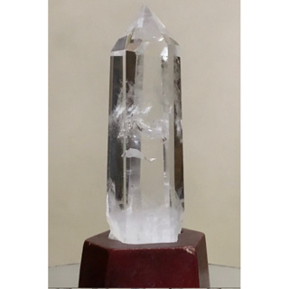 ควอตซ์ (Quartz) รูปทรงแท่งปลายแหลม (crystal point)