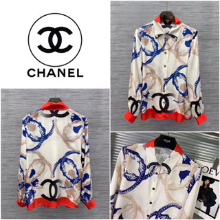 เสื้อเชิ้ตแขนยาว CHANEL PRINT CC LOGO SILK SHIRT 2023SS