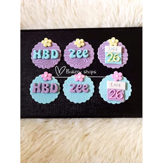 ป้ายวันเกิด แบบกลม ขนาด 5.5 cm ทำจากน้ำตาลกัมเพส สามารถทานได้ (อย่าลืมทักแชทบอกชื่อ และรายละเอียดสีนะคะ)