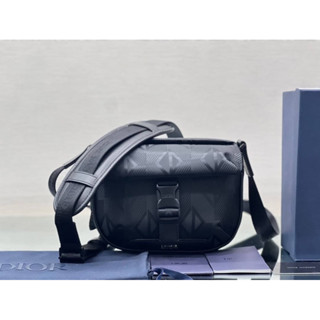 DIOR EXPLORER POUCH WITH STRAP(Ori) 📌size 20x15x5 cm. 📌สินค้าจริงตามรูป งานสวยงาม หนังแท้