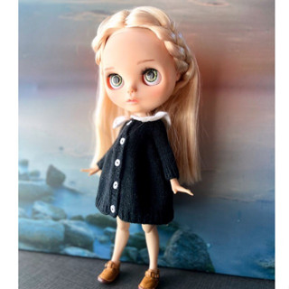 ชุดตุ๊กตาบลายธ์ Neo Blythe,สีดำกระดุมหน้า สามารถใส่เป็นเสื้อคลุมได้ (เฉพาะชุดเทานั้น)