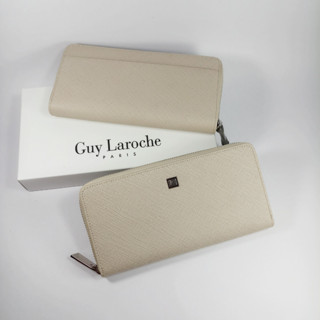 Guy Laroche กระเป๋าสตางค์ผู้หญิงใบยาว ซิปรอบ สีbeige หนังลายซาเฟียโน อะไหล่สีเงิน หนังแท้ 100%