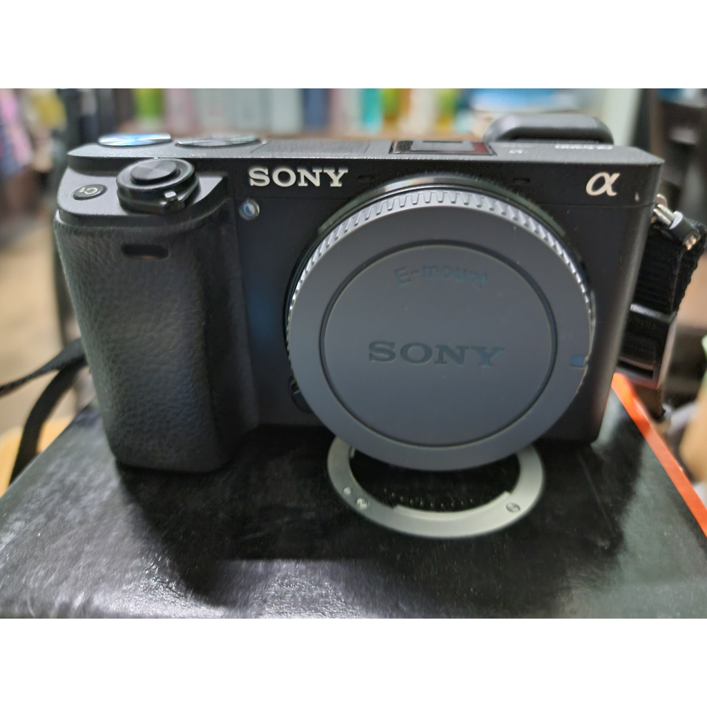 กล้อง SONY A6300 BODY สีดำ รุ่นปี 2017 ไม่มีเลนส์ มือสอง อุปกรณ์ครบ แถมถ่าน sonyแท้2ก้อนและSD card 3 อัน(64/64/16GB)