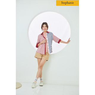 Stephanie เสื้อเชิ้ตแขนสั้นลายทาง สีแดง-สีฟ้าสลับสีขาว(OWSD7RE)