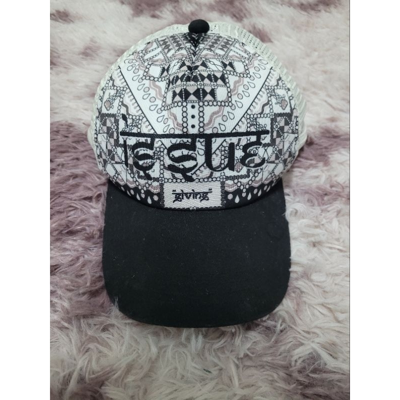 หมวก Issue Clothing x รามาธิบดี Trucker Cap สีดำ/ขาว ลายสวยเลย