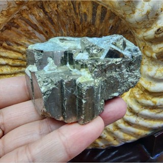 หินไพไรต์เปรู หินไพไรต์ ไพไรต์ เพชรหน้าทั่ง(Pyrite)ยาว 5.6 ซม.กว้าง 4 ซม.หนา 3.6 ซม.น้ำหนัก 236.2 g.