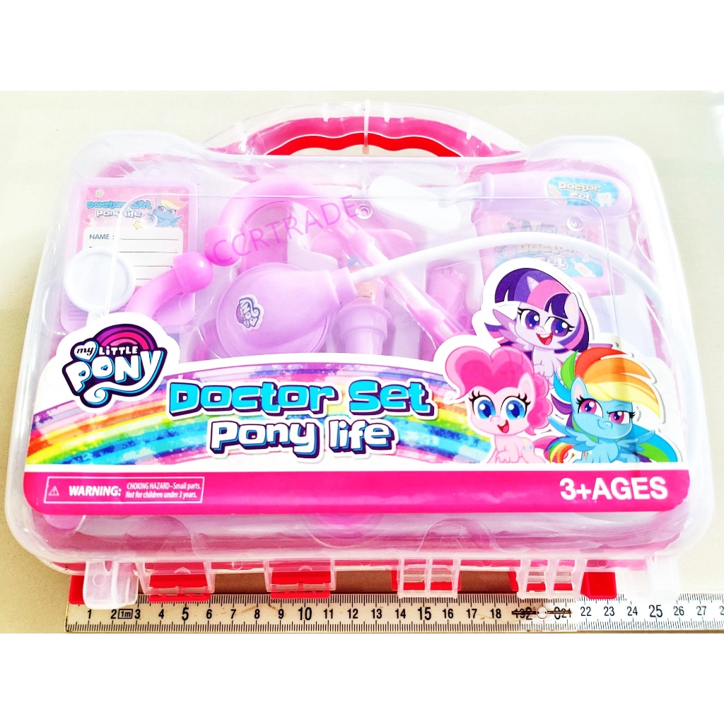 (ฉลองตรุษจีน 2566 ลดเหลือ 120 บาท!!) เซ็ทคุณหมอโพนี่+ไดโนป่วนกระเป๋าหิ้ว 20×25.5 ซม.(ลิขสิทธิ์แท้)