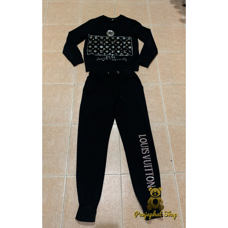 ชุดเซ็ท 2 ชิ้น ผ้าคอตต้อนนุ่มเด้ง เสื้อแขนยาวติดเพชรลายLV