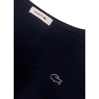 🇫🇷แท้100%Lacoste ลาคอสต์🐊ป้ายรุ่นใหม่เสื้อคอปกโปโลสีชมพู เสื้อยืดคอกว้างสีกรม