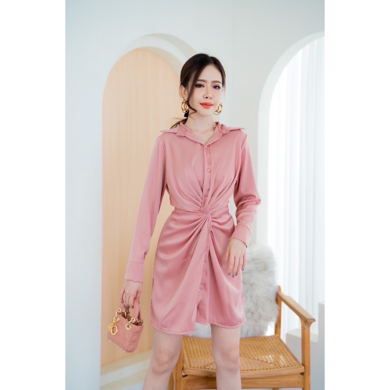 vera:เดรสเชิ้ตทวิสแขนยาวเนื้อผ้าซาตินโมนิก่าอย่างดีทรงสวย - รูปที่ 4