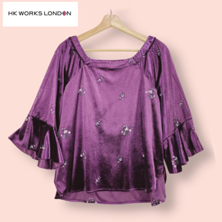 เสื้อ HK WORK LONDON ผ้ากำมะหยี่อย่างดี  เสื้อทรงสวยน่ารักโฮโซ ปักสวยทั้งตัว แขนสวย สีสวยมาก ผ้าดีทิ้งตัวสวย ตัดเย็บละเอ