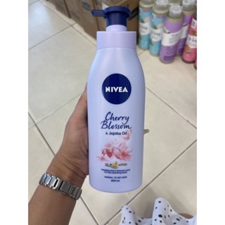 Nivea Cherry Blossom Jojoba oil Oil In Lotion 400ml.