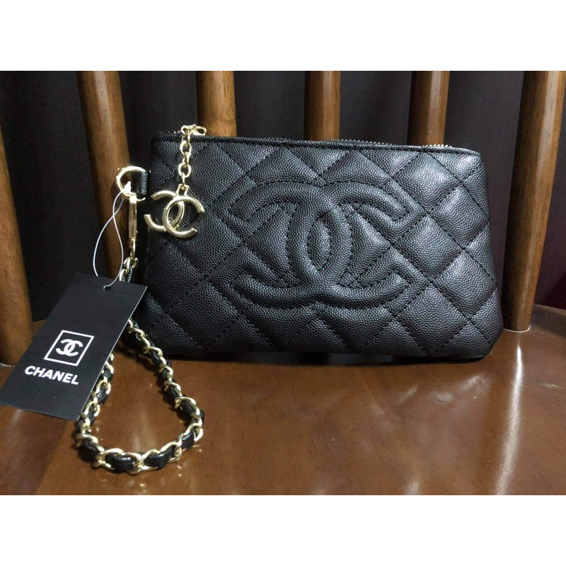 กระเป๋า ชาแนล Chanel คาเวียร์ คล้องมือ ใส่บัตร ใส่มือถือ ใส่เหรียญ ช่องด้านในเยอะ จุมาก ขนาด 7.5" สุง 5"