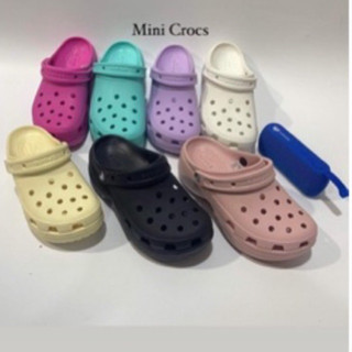 ร้องเท้าแตะแบบสวม Crocs Classic Platform Clogใส่ได้ทั้งผู้หญิงแตะนิ่มสบายไม่เจ็บเท้าเหมาะสำหรับใส่ในทุกที่ ทุกเวลา