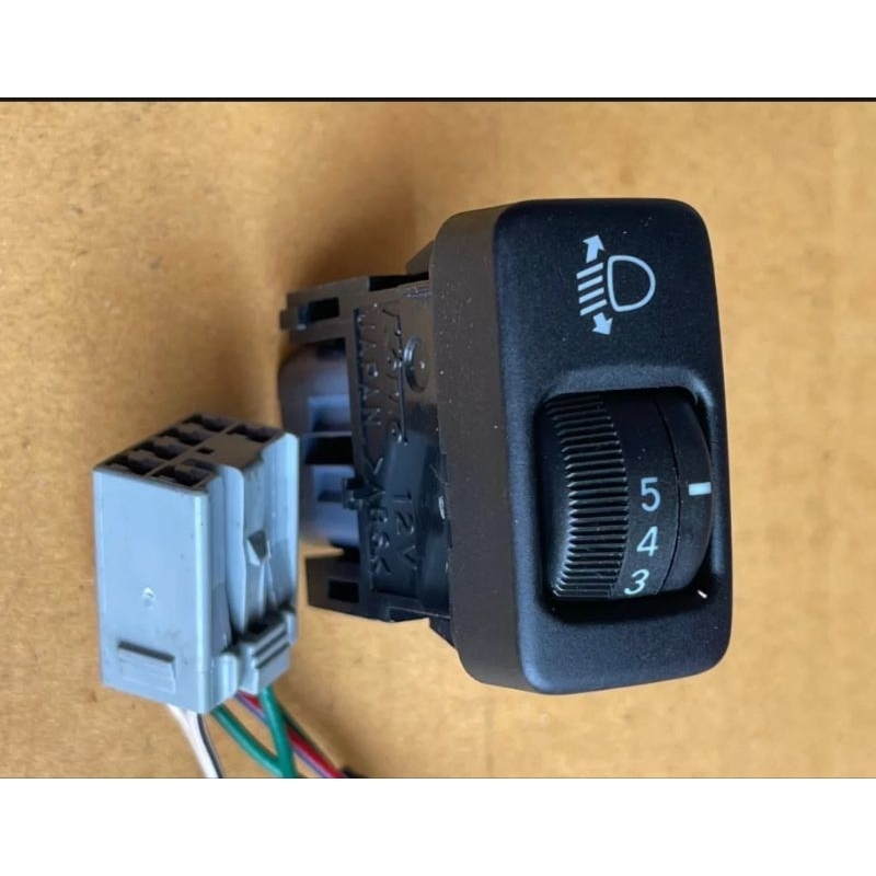 สวิตช์ปรับระดับไฟหน้า สูง ต่ำ TOYOTA FORTUNER VIGO VIOS CAMRY WICH ALTIS พร้อมปลั๊กไฟ มือ2ยี่ปุ่น