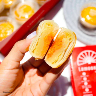 ขนมเปี๊ยะอบควันเทียน (ถั่วไข่เค็ม) | LAMOONLIN