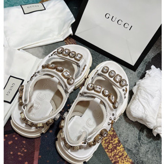 Gucci sandle ของแท้ size 37-38 อปก.ตามรูป ตน.มุขหลุดอันนึงมองไม่เด่น