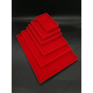 ถาดเรียบ กำมะหยี่สีแดง สำหรับวาง วัตถุมงคล ของสะสม เครื่องประดับ สินค้าต่าง ๆ