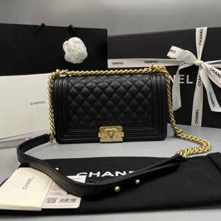 Chanel boy หนังเเท้ทั้งใบ Grad original  Size 25Cm  free box set